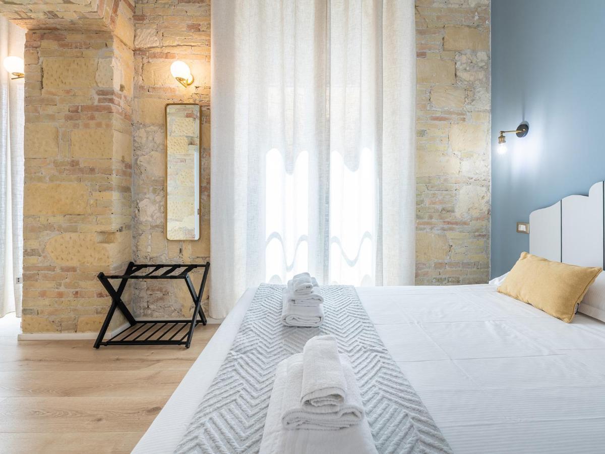 Orma Design Rooms - Historic Centre Cagliari Bagian luar foto