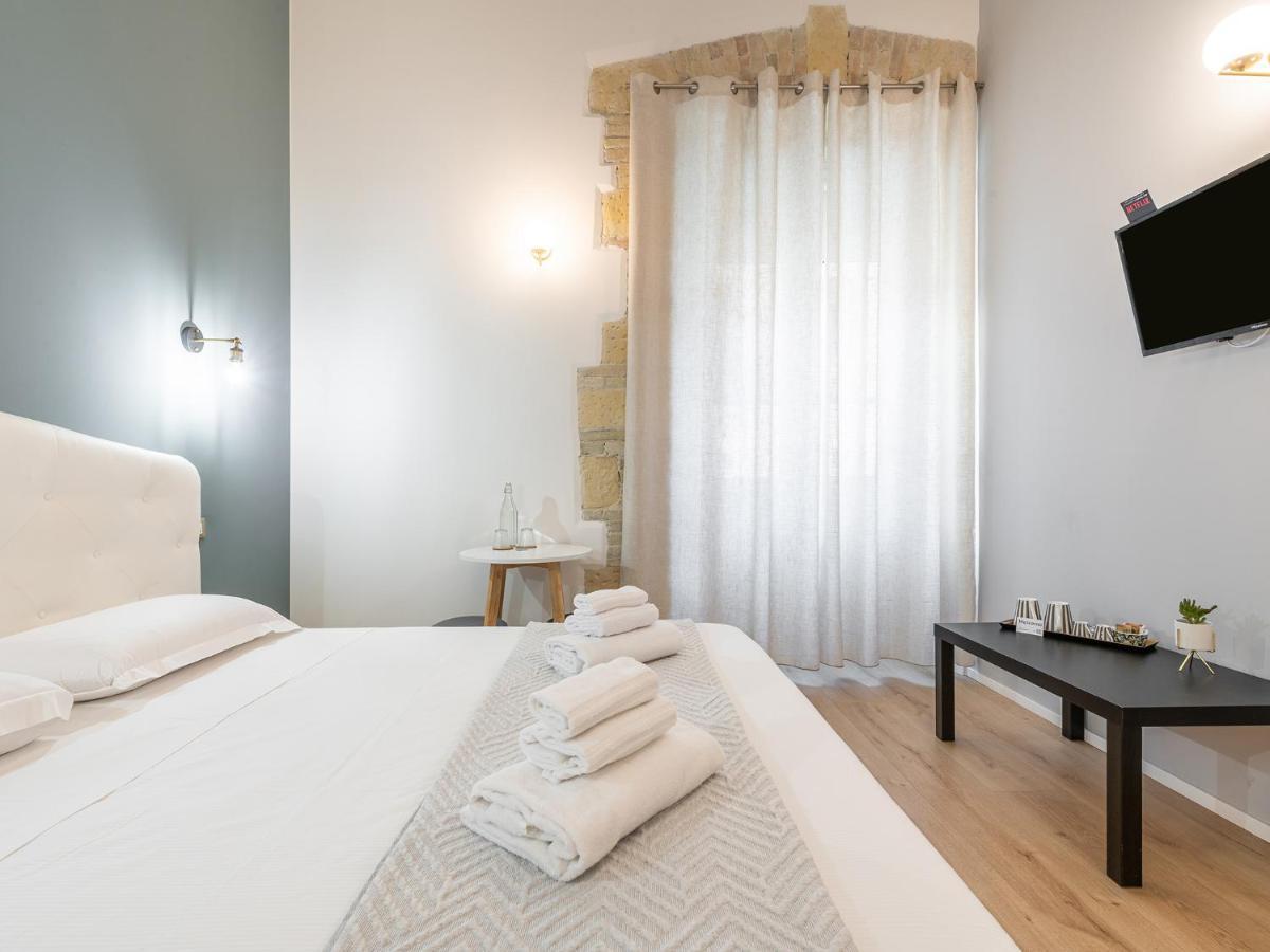 Orma Design Rooms - Historic Centre Cagliari Bagian luar foto