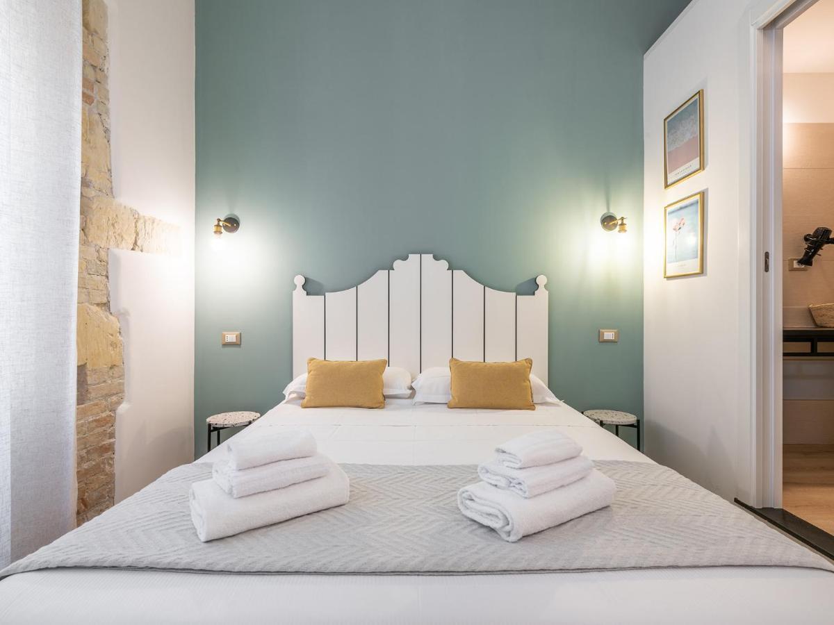 Orma Design Rooms - Historic Centre Cagliari Bagian luar foto