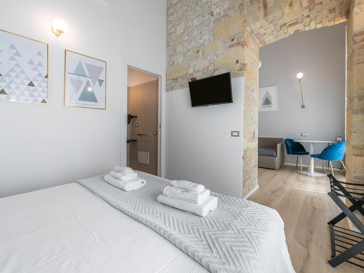 Orma Design Rooms - Historic Centre Cagliari Bagian luar foto